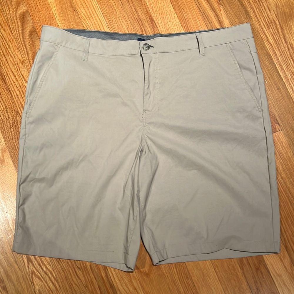Men’s Chaps Khaki Shorts Sz 40